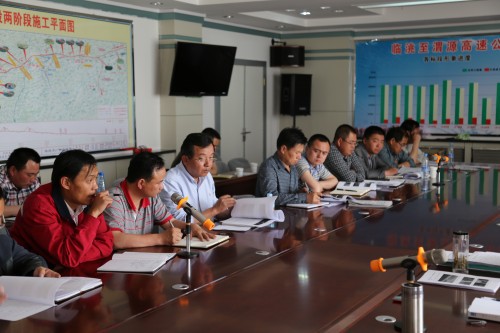 甘肅臨渭高速施工進(jìn)度交流 甘肅臨渭高速施工進(jìn)度交流