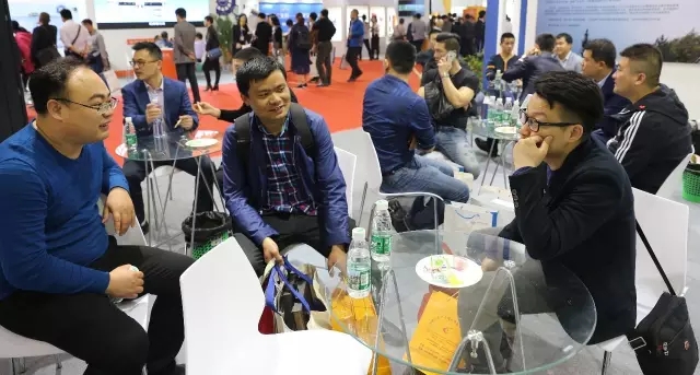 ���|��չ�d